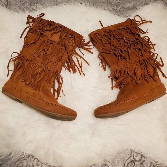 Minnetonka 3 Layer Boots - Picture 1 of 4